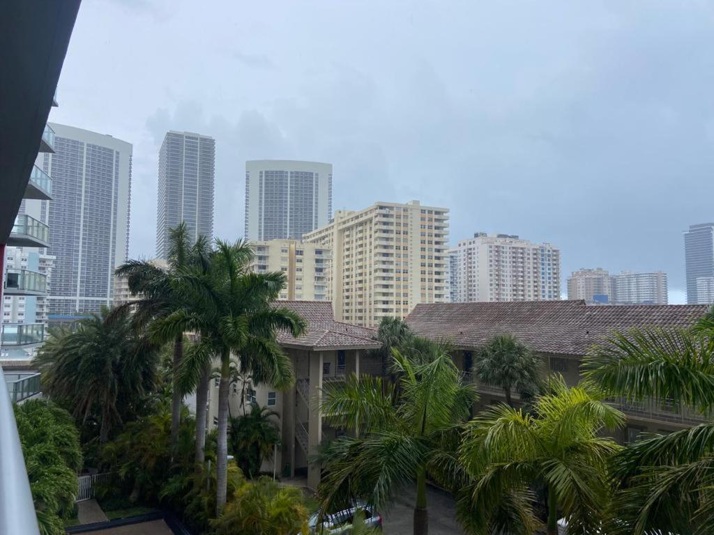 Beachwalk 1B-1B Apmt Amazing View 12A Hallandale Beach Exteriör bild